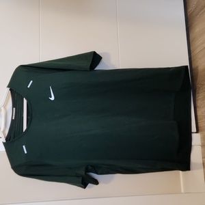 Nike dri-fit men's large workout dark green t-shirt.
